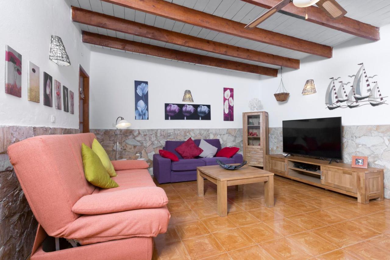 Home2Book Quiet Villa With Private Pool Triquivijate Exteriör bild